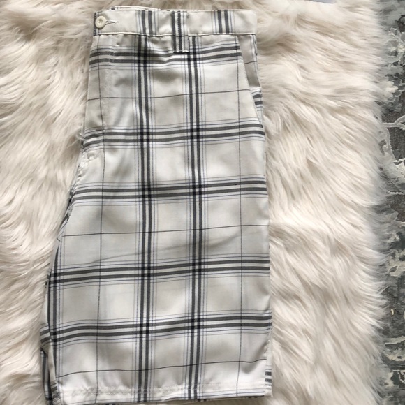 🎉Men’s White Plaid Shorts - Picture 3 of 4